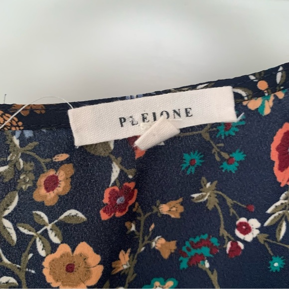 Pleione Shirt Womens Small Cold Shoulder Sleeves That Tie Navy Blue Floral Print - Picture 6 of 8